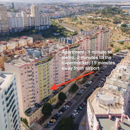 1-Minute Walk To The Metro And 2 To The Supermarket Lisbon Luaran gambar